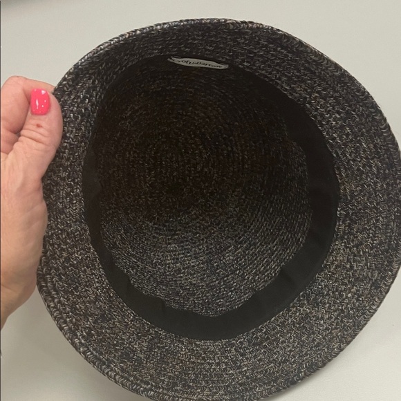 Croft & Barrow Black and Brown Woven Hat - Picture 6 of 11